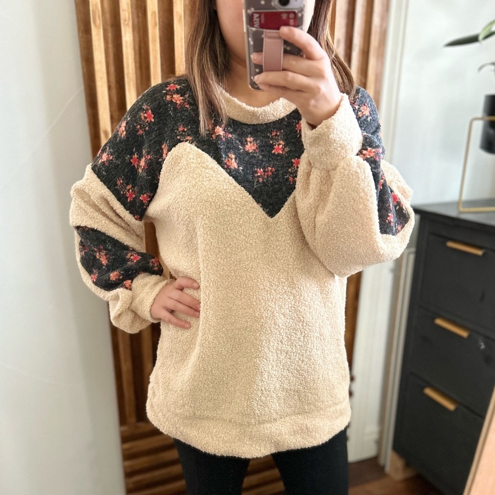 7th Ray Sherpa blend Floral patchwork Boho Sweater. Size L